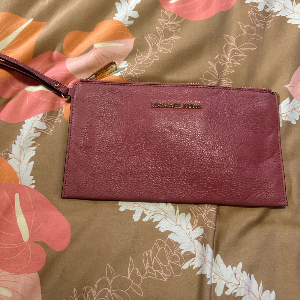 Michael Kors Rose Leather Wristlet EUC